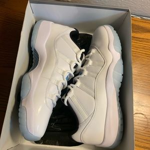 Air Jordan 11 low “legend blue”